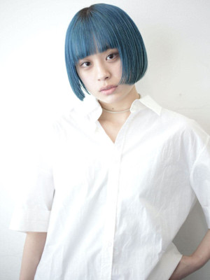 くびレイヤーボブルフネビージュ小顔ワンレンこなれミディ