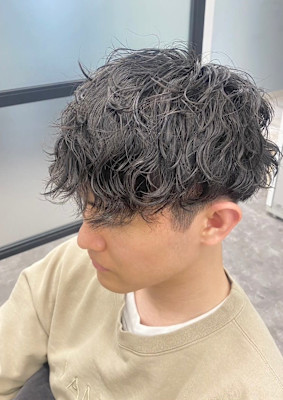 メンズカットマッシュ波巻きパーマウルフアッシュブラック