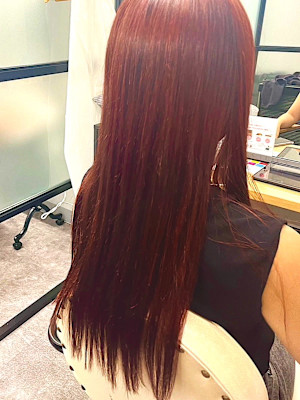 ワインレッド艶髪スーパーロングアッシュ