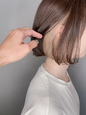 《ROW 川崎》ホワイトベージュインナーカラーミニ