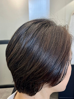 《ROW 川崎》綺麗にまとまる艶髪大人ショート