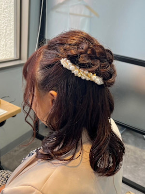 編み込みハーフアップ×パールピンアレンジ