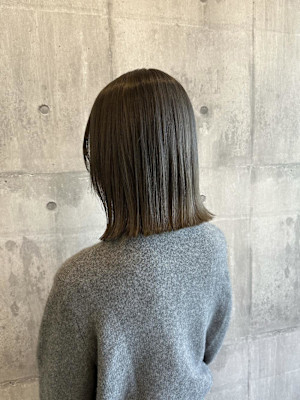 オリーブグレージュ