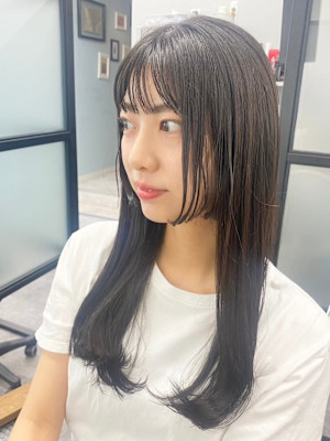 大人レイヤーシンプルストレート韓国顔まわりカット黒髪アッシュ