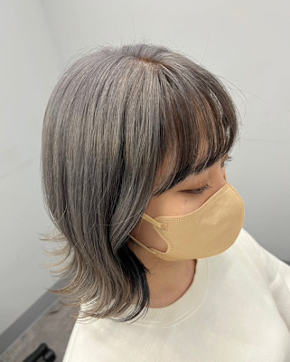 大人レイヤーくびれヘアアンブレラカラーシルバーグレーベージュ