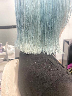 ペールカラー×水色／ケアブリーチカラーブルーハイトーン