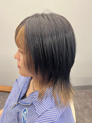 インナーカラーベージュウルフカットレイヤーアッシュブラック