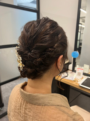 《N° blao 名古屋栄》編み込みくるりんぱアップスタイル