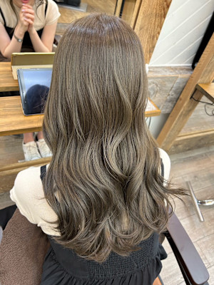 韓国ゆる巻き艶髪ことりベージュ髪質改善トリートメント