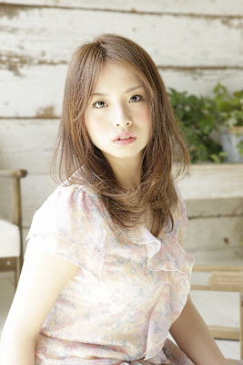 フェミニンボブ