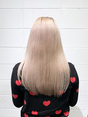 くびレイヤーボブルフネビージュ小顔ワンレンこなれミディ