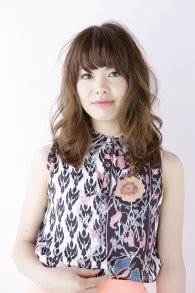 ソフトカールフェミニンスタイル