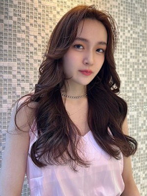 センターパート顔回りロングレイヤー*Zina船橋南口