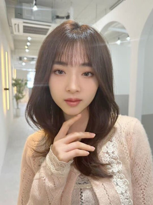 髪質改善薄めバングレイヤーロング美髪*Zina銀座