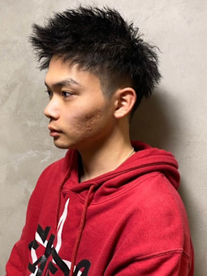 ツイストパーマ　ツーブロック　アップバング　20代