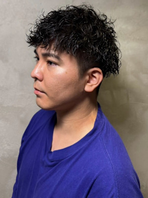 波巻きパーマ　刈り上げ　ツーブロックマッシュ　ミニマッシュ