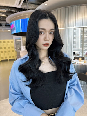 《Renna》艶グレージュ×レイヤーカット