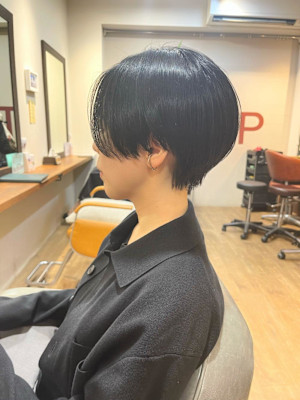 黒髪ショート