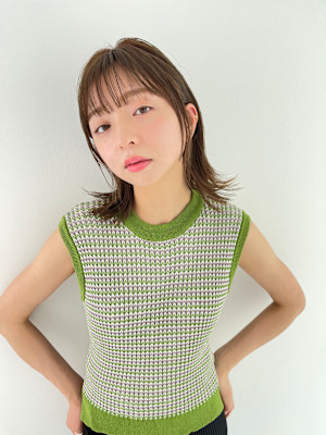 【BUZZbee】外ハネミディアム×マロンブラウン