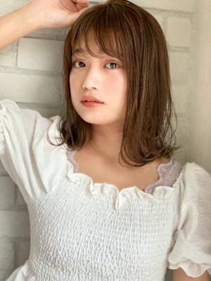 外ハネスタイル