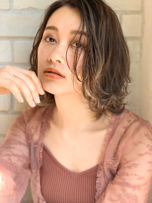 30代40代小顔ふんわり外ハネセミディ