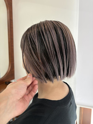 デザインカラー×ミニボブ