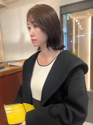 外ハネボブ　くびれヘア　シースルーバング　ブラウンベージュ