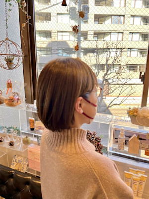 耳かけショートボブ