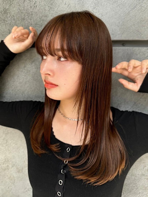 ぱっつん前髪ストレートミディアムヘア*Zina札幌