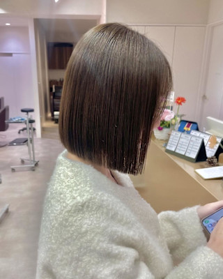 柔らかブラウンカラー×まとまるボブ×前髪あり×20代横浜