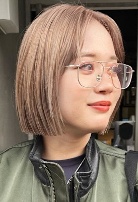 ミルクティーベージュ　顎ラインボブ　切りっぱなしボブ