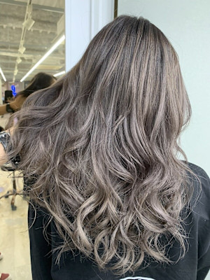 グラデーションベージュ【grow赤羽】