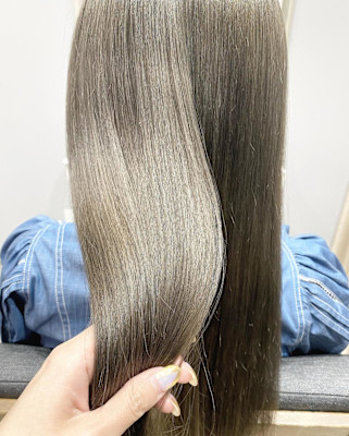 オリーブグレージュ