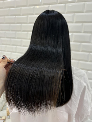 縮毛矯正でツヤツヤ真っ直ぐなヘアに＊まゆ