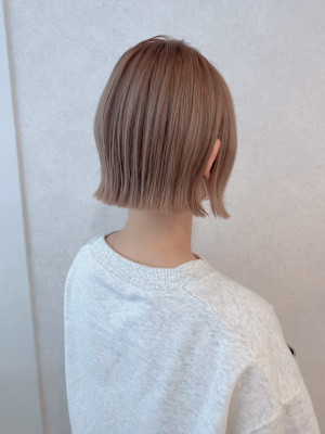 切りっぱなしボブ×シルクベージュ