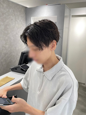 メンズパーマ／ソフトツイスト／センターパート／メンズ