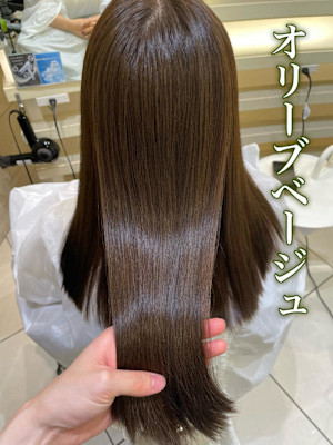 オリーブベージュカラー