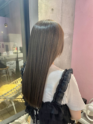 オリーブグレージュ