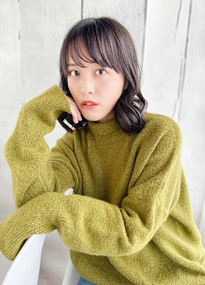 20代30代40代　黒髪ミディアムくびれレイヤー