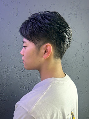 アップバンク短髪ツーブロ刈り上げ