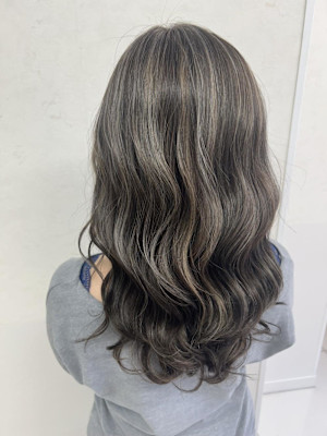 ハイライトカラー！ベースカラーは暗め！