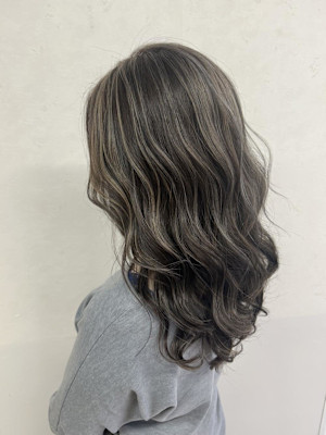 ハイライトカラー！ベースカラーは暗め！