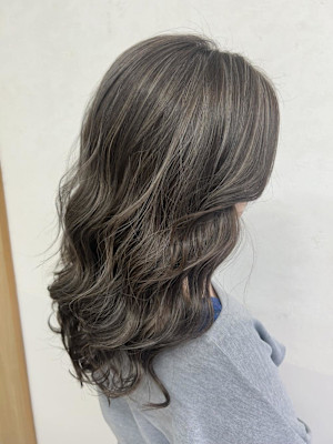 ハイライトカラー！ベースカラーは暗め！