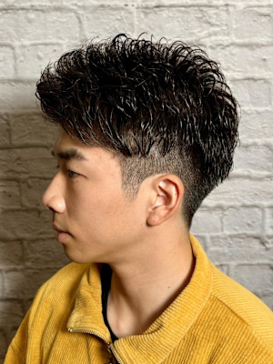 アイロンパーマでつくる『アップバングショート』