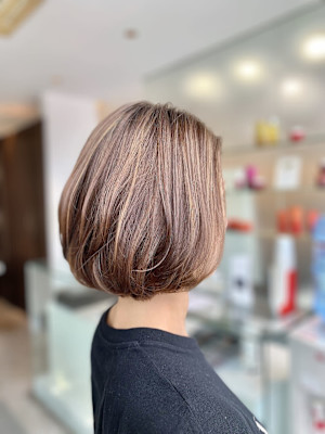 リラクシーボブ/ハイライトカラー