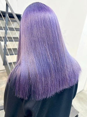 ラベンダー　ペールパープル　艶髪ハイトーン　セミロング
