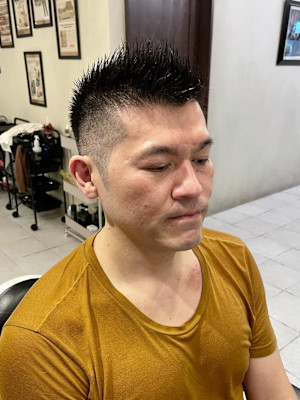 【40代 男性】ロンドンスパイキーモヒカン（大宮/バーバー）
