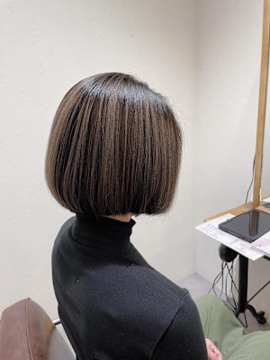 ミニボブにデザインカラー