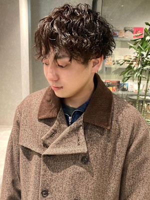 波巻きスパイラルパーマ　束感　強めパーマ　マッシュショート