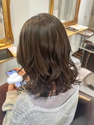 ヘアアレンジしやすいミディアムくびれカット髪質改善カラー